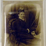 Cover image of [Portrait, unidentified young woman]